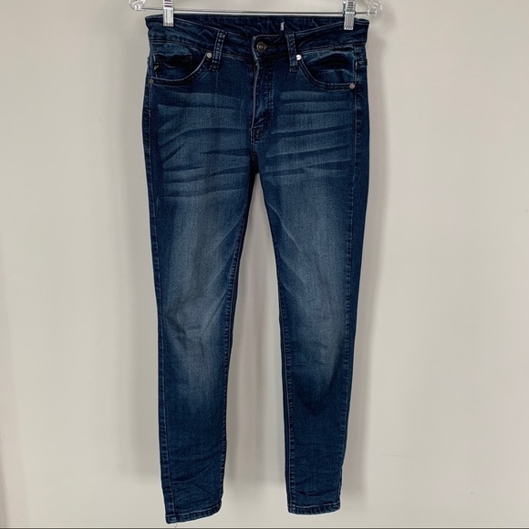 KanCan Darker Wash Skinny Jeans Size 26 - Picture 1 of 7